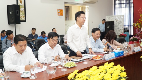 Bộ trưởng Bộ GTVT Nguyễn Văn Thể thăm, chúc Tết CBCNV Bến xe Miền Đông - Ảnh 3.