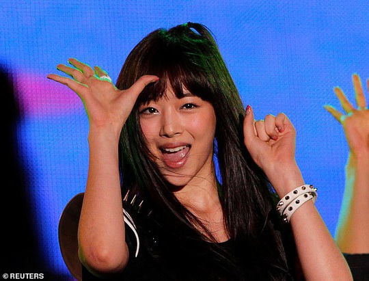 Nữ ca sĩ nói về Sulli và mặt tối của showbiz Hàn - Ảnh 3.