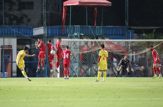 Tấn Sinh ghi bàn từ chấm 11 mét, U23 Việt Nam vẫn bại trận trước Bahrain - Ảnh 3.