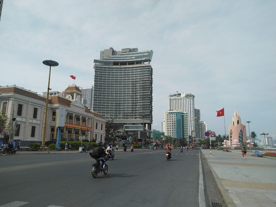 Vắng bóng khách Trung Quốc vì virus corona, hàng loạt cửa hàng đóng cửa - Ảnh 5.