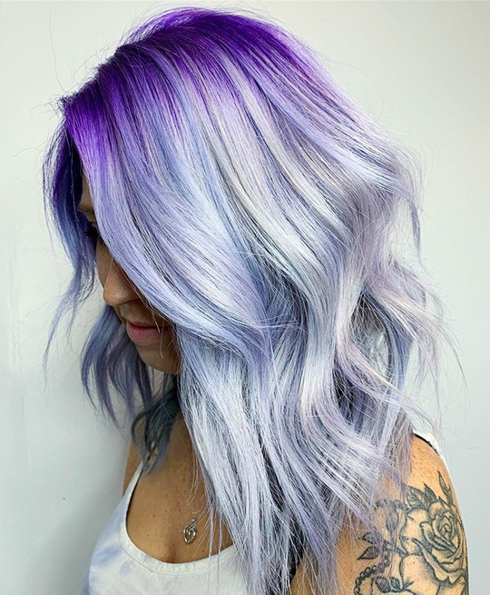Nhuộm tóc màu xanh da trời là một xu hướng thời trang đang được săn đón hiện nay. Để tìm hiểu thêm về sự độc đáo và quyến rũ của màu tóc này, hãy xem ngay hình ảnh liên quan!