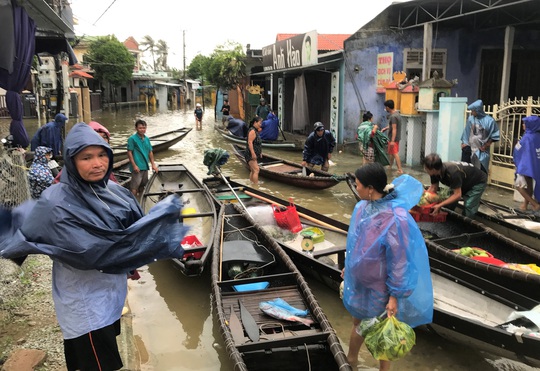 Lũ lụt miền Trung: Hơn 24.000 căn nhà ở Huế ngập nặng, nhiều nơi lũ xuất hiện sau 21 năm - Ảnh 7.