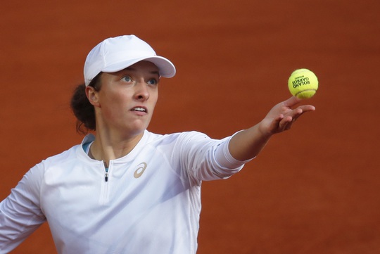 Học quần vợt qua game, Swiatek vẫn trở thành Nữ hoàng Roland Garros 2020 - Ảnh 2.