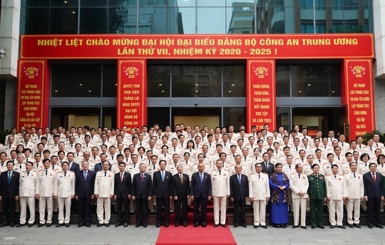Thủ tướng Nguyễn Xuân Phúc dự, chỉ đạo Đại hội Đảng bộ Công an Trung ương - Ảnh 2.