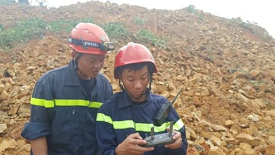 Kinh hoàng hiện trường sạt lở vùi lấp nhà điều hành Thủy điện Rào Trăng 3 - Ảnh 14.