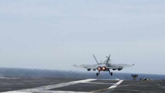Nhóm tác chiến tàu sân bay Mỹ USS Ronald Reagan trở lại biển Đông - Ảnh 2.