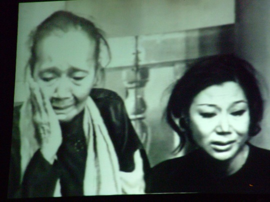 Nghệ sĩ tề tựu chiêm ngưỡng 100 bức ảnh để đời của NSND Bảy Nam - Ảnh 5.