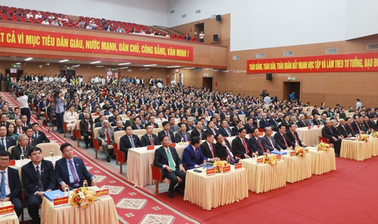 Thủ tướng Nguyễn Xuân Phúc dự chỉ đạo Đại hội Đảng bộ tỉnh Nghệ An - Ảnh 2.