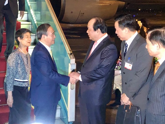 Thủ tướng Nhật Bản Suga Yoshihide và Phu nhân tới Hà Nội, bắt đầu thăm chính thức Việt Nam - Ảnh 6.