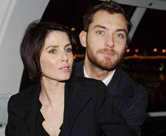 Con gái của cặp sao Jude Law và Sadie Frost khoe nhan sắc cuốn hút - Ảnh 2.