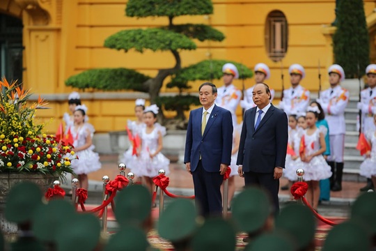Thủ tướng Nguyễn Xuân Phúc chủ trì lễ đón Thủ tướng Nhật Bản - Ảnh 5.