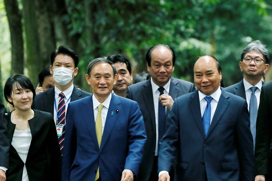 Thủ tướng Nhật Bản thăm Nhà sàn, Ao cá Bác Hồ - Ảnh 1.