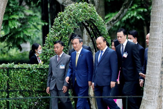 Thủ tướng Nhật Bản thăm Nhà sàn, Ao cá Bác Hồ - Ảnh 2.