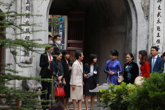 CLIP: Phu nhân Thủ tướng Nhật Bản tham quan Văn Miếu - Quốc Tử Giám - Ảnh 5.