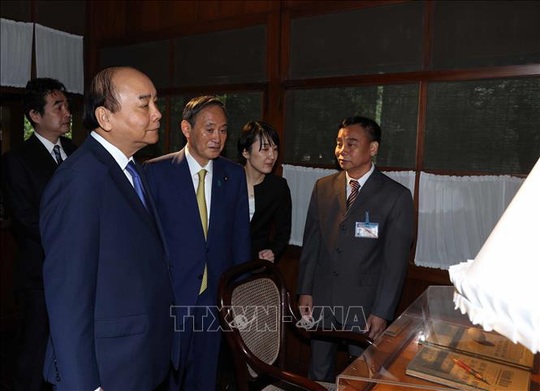 Thủ tướng Nhật Bản thăm Nhà sàn, Ao cá Bác Hồ - Ảnh 9.