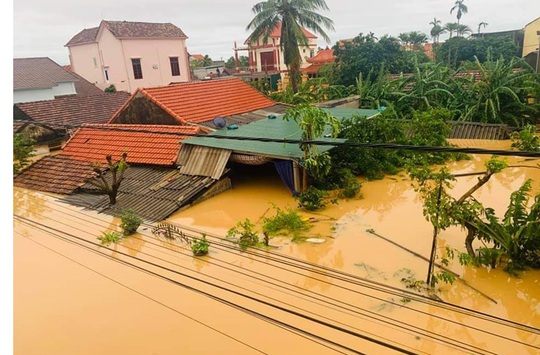 6 người tử vong, 100.000 nhà dân ở Quảng Bình bị ngập lụt do mưa lũ - Ảnh 5.