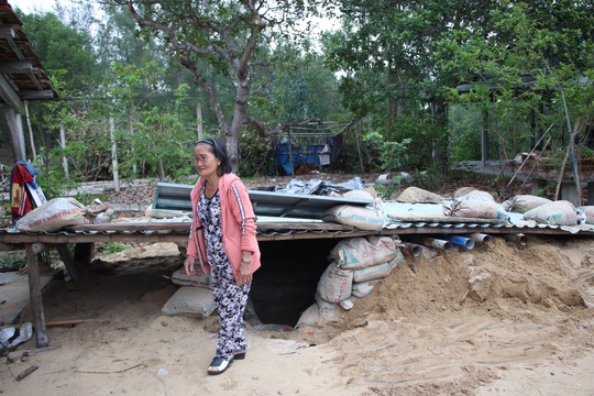 Người dân Quảng Nam đào hầm tránh bão số 9 - Ảnh 17.