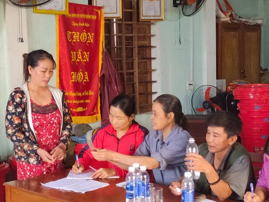 Trả lại 413 triệu đồng đã thu của 69 hộ dân vùng lũ Quảng Bình - Ảnh 2.