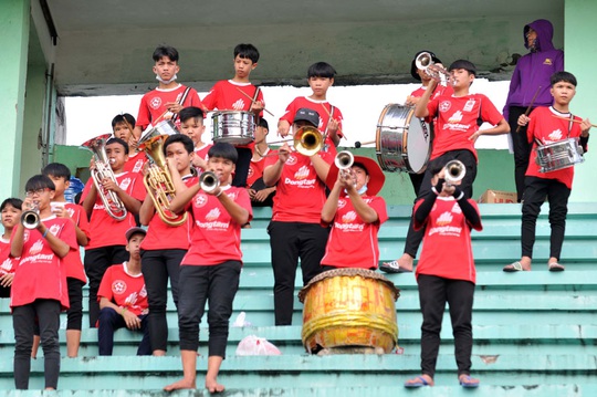 CLB Long An lách khe cửa hẹp, trụ hạng thành công - Ảnh 2.