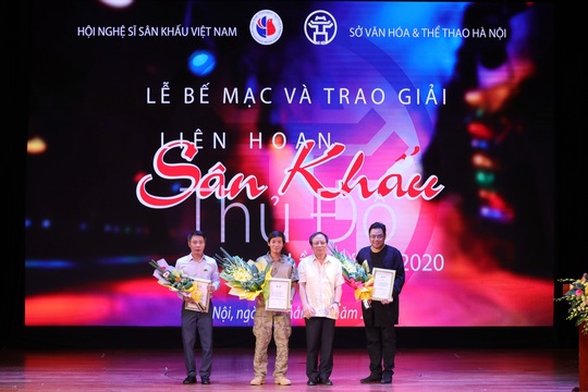 TP HCM đoạt 2 HCV, 2 HCB và vở diễn HCB tại Liên hoan Sân khấu Thủ đô - Ảnh 3.