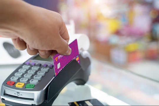 Khách hàng TPBank thoải mái dùng thẻ ATM nội địa khi giao dịch tại xứ sở kim chi - Ảnh 1.