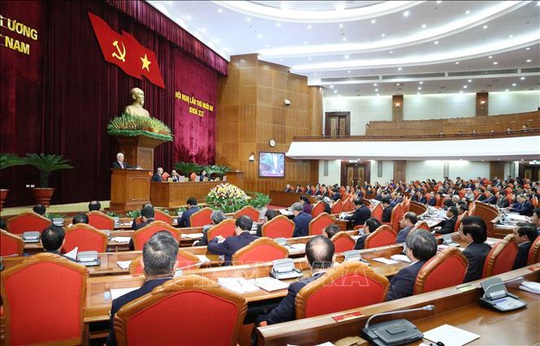 Chủ tịch QH Nguyễn Thị Kim Ngân điều hành ngày làm việc thứ nhất Hội nghị Trung ương 13 - Ảnh 3.