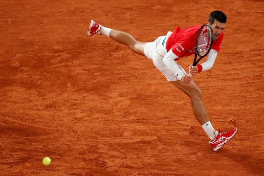 Djokovic chạm trán tay vợt Tây Ban Nha ở tứ kết Roland Garros - Ảnh 2.