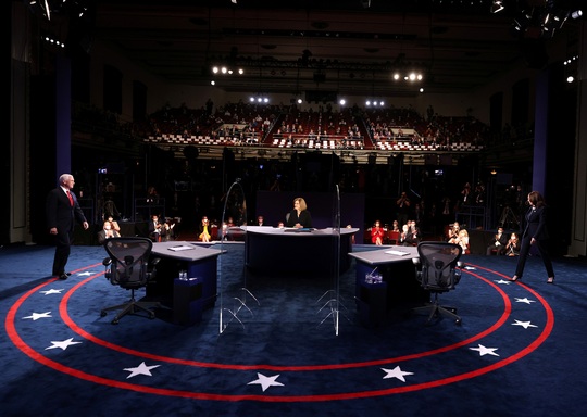 Bầu cử Mỹ: Hai phó tướng tranh luận từ tốn nhưng gay gắt - Ảnh 6.