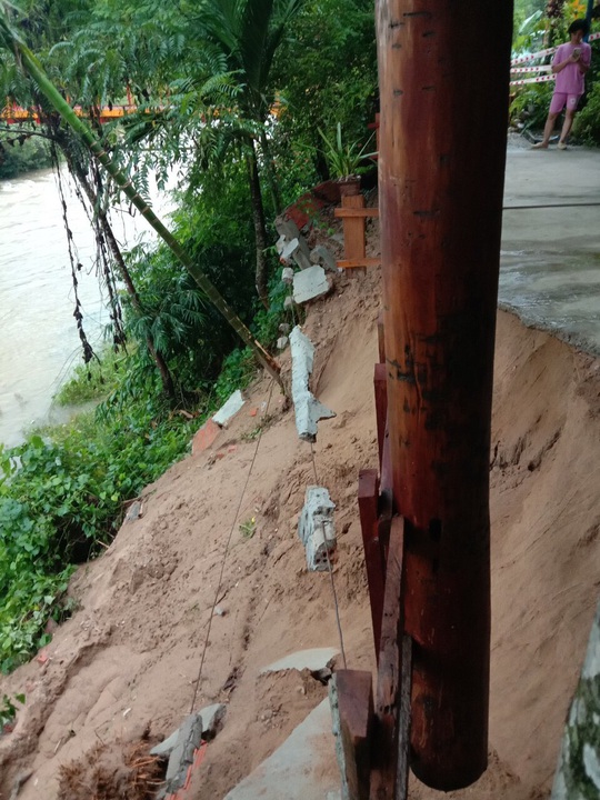 Mưa lũ khiến nhiều nơi bị ngập, huyện miền núi Quảng Nam xảy ra động đất - Ảnh 3.