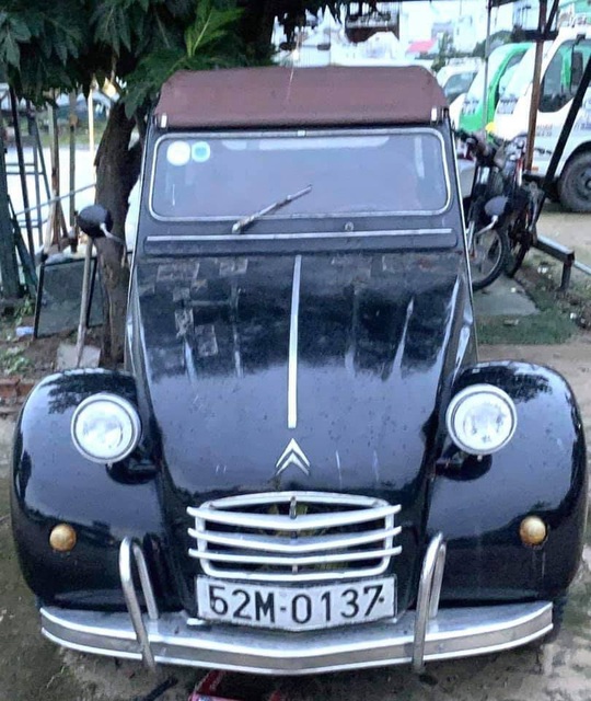 Chiếc xe cổ của NSND Út Trà Ôn được mua giá 500 triệu đồng để ủng hộ miền Trung - Ảnh 1.