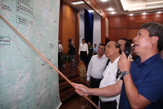 Thủ tướng Nguyễn Xuân Phúc: Tập trung nguồn lực để sớm tìm kiếm người dân đang bị mất tích - Ảnh 2.
