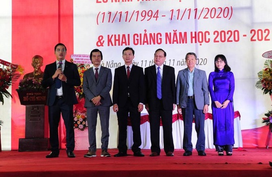 Trường ĐH Duy Tân công bố thành lập 5 trường đào tạo - Ảnh 1.