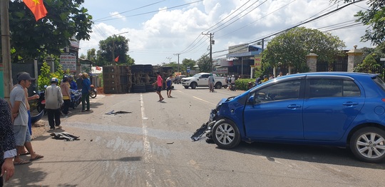 Tai nạn liên hoàn giữa xế hộp, xe ben và bán tải ở Bà Rịa - Vũng Tàu - Ảnh 5.