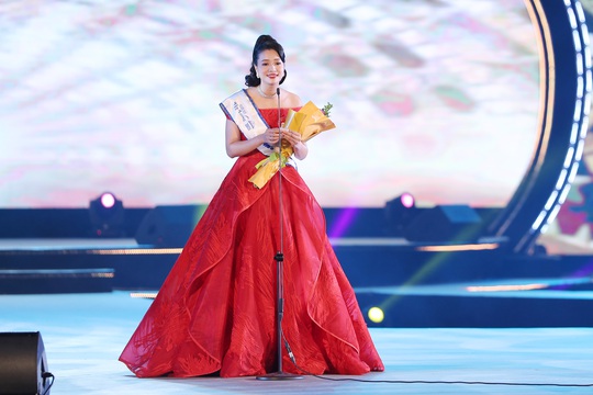 Trần Thị Mai đăng quang Người đẹp Hạ Long 2020, giành vương miện tiền tỉ - Ảnh 6.