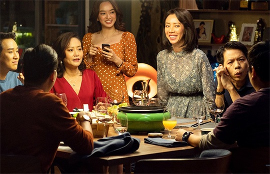 “Tiệc trăng máu” gặt hái doanh thu hơn 90 tỉ đồng - Ảnh 2.