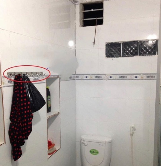 Cháu bé tử vong trong nhà vệ sinh ở Đồng Nai nghi học theo trò chơi trên mạng xã hội - Ảnh 1.