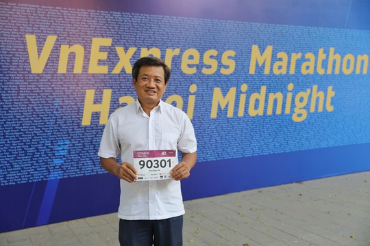 Đang chấn thương, ông Đoàn Ngọc Hải tham gia giải chạy Marathon thứ 7 trong 2 tháng - Ảnh 1.