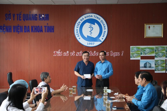Tổng LĐLĐ Việt Nam hỗ trợ Quảng Nam 1,5 tỉ đồng khắc phục hậu quả bão lụt - Ảnh 10.