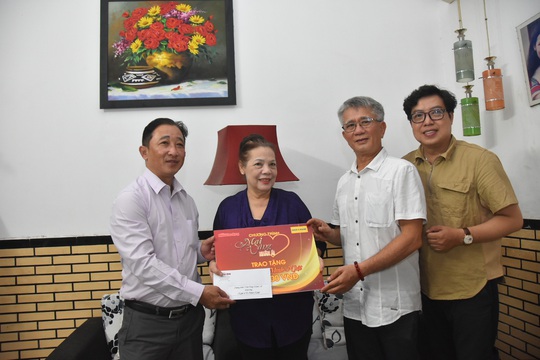 Mai Vàng nhân ái thăm nghệ sĩ múa Nguyễn Anh Đào và Tô Minh Nhật - Ảnh 6.