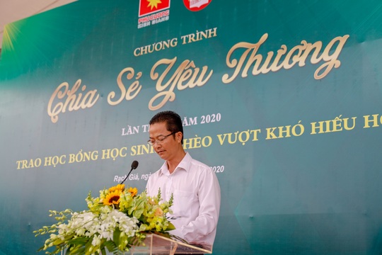 Phú Cường Kiên Giang “Chia sẻ yêu thương” với 100 học sinh nghèo - Ảnh 1.