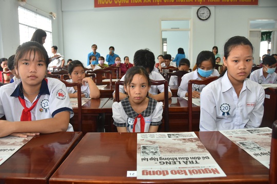 Học bổng Báo Người Lao Động đến với học sinh nghèo, học giỏi Bến Tre - Ảnh 13.