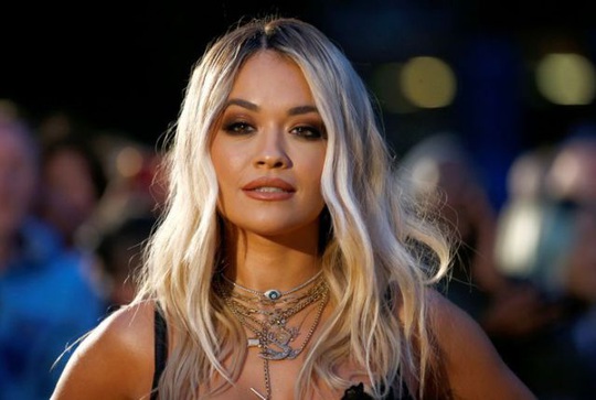 Rita Ora xin lỗi, nộp phạt hơn 300 triệu đồng vì mở tiệc giữa dịch Covid-19 - Ảnh 1.