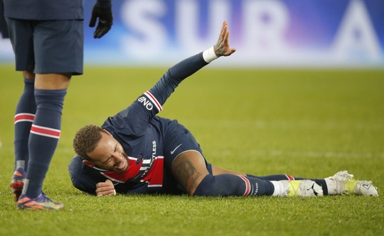 Neymar đau đớn rời sân bằng cáng sau pha phạm lỗi kinh hoàng - Ảnh 3.
