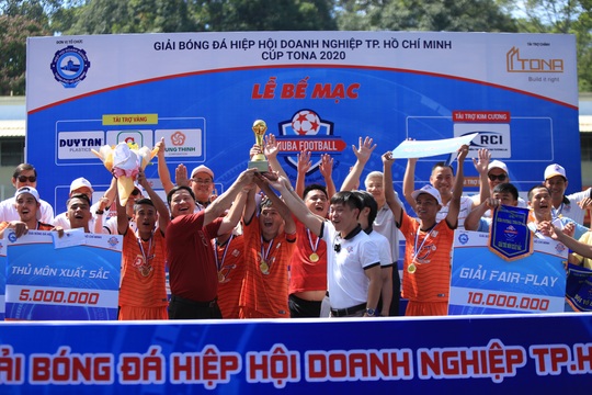 CLB Đạt Vĩnh Tiến vô địch Giải Bóng đá Hiệp hội Doanh nghiệp TP HCM 2020 - Ảnh 2.
