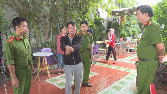 Xin về vì vợ sắp sinh, người đàn ông bị bạn nhậu đâm chết - Ảnh 1.