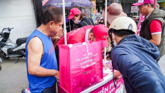 AEON Việt Nam khuyến khích khách hàng dùng túi riêng khi mua sắm - Ảnh 4.