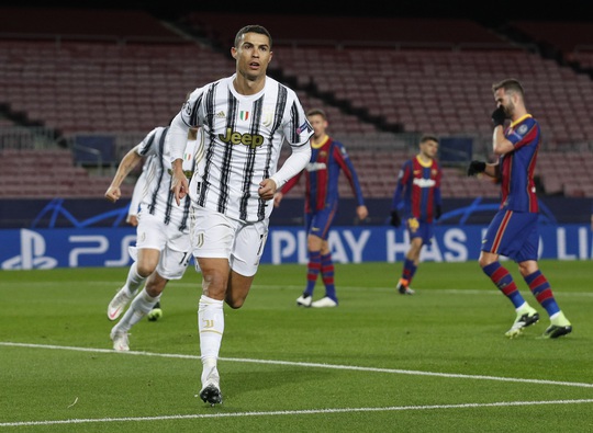 Ronaldo lập cú đúp, Juventus đè bẹp Barcelona - Ảnh 3.