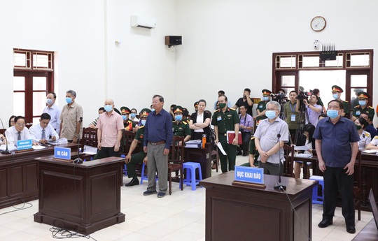 Cựu thứ trưởng Nguyễn Văn Hiến và Út trọc cùng ra tòa phúc thẩm - Ảnh 1.