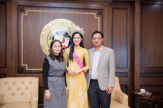 Những bức ảnh gây sốt của Hoa hậu Việt Nam Đỗ Thị Hà - Ảnh 1.