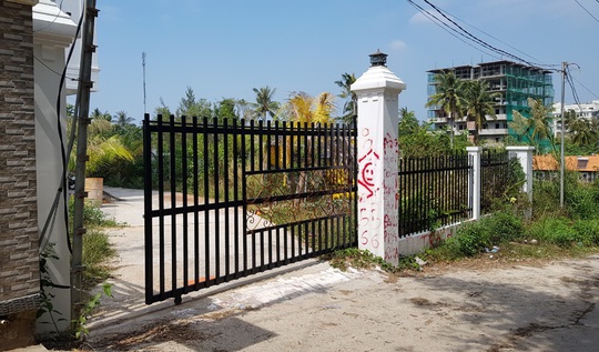 Công an đề nghị xử lý nhóm người bao chiếm nhà trái phép ở Phú Quốc - Ảnh 1.